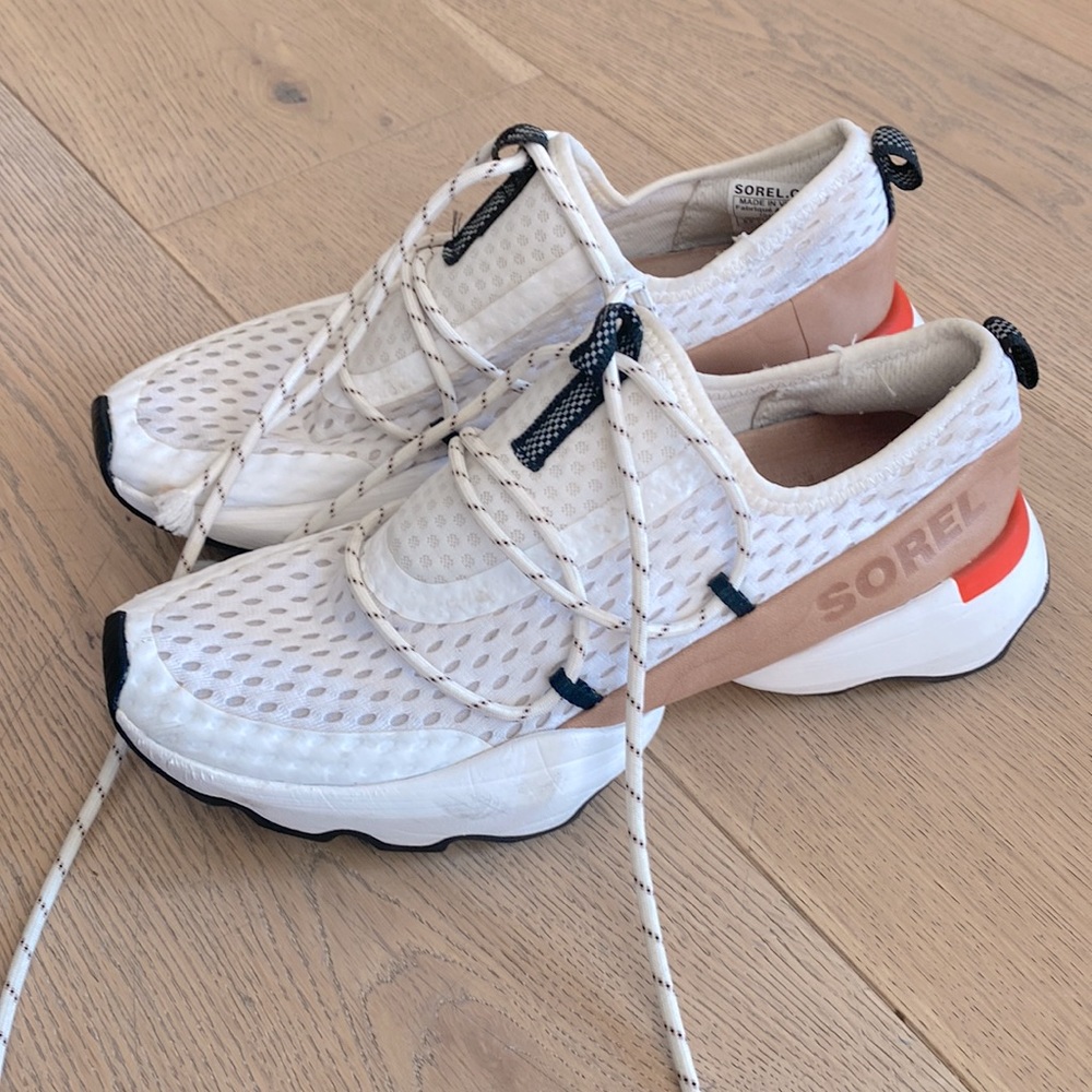 Sorel sneakers 6.5
